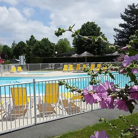 Vacancesocamping Nauzan Plage 4*