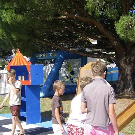 Vacancesocamping Nauzan Plage Campsite 4*