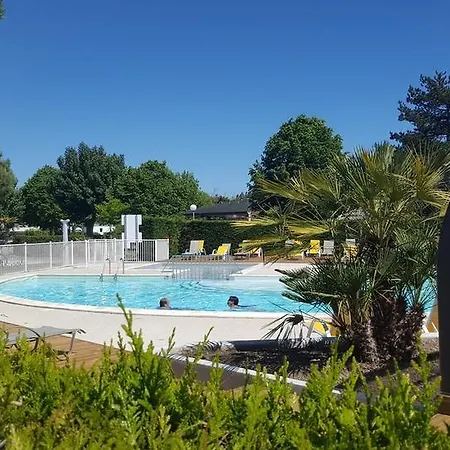 Campsite Vacancesocamping Nauzan Plage Vaux-sur-Mer
