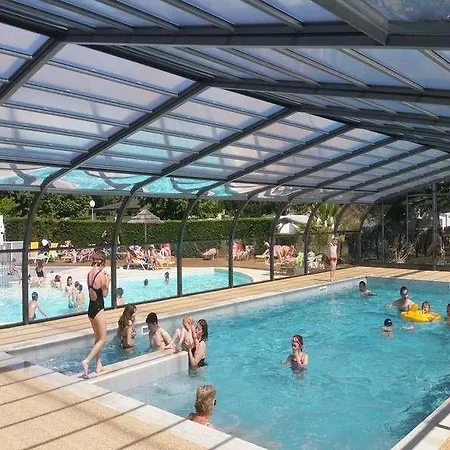 Vacancesocamping Nauzan Plage 4*